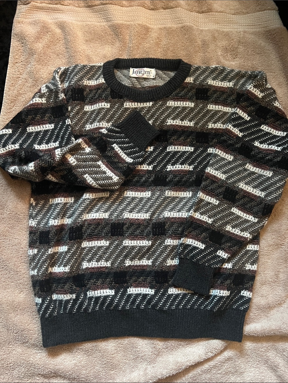 Jantzen Black, White & Gray Patterned Men's Crewneck Sweater